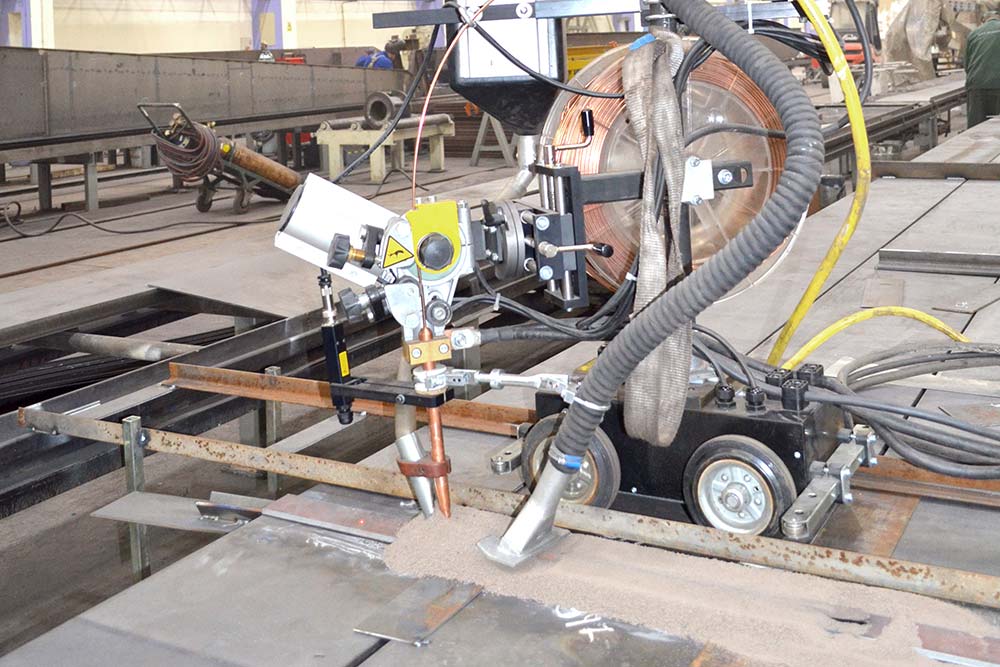 Multitrac automatic welding machine for submerged-arc welding