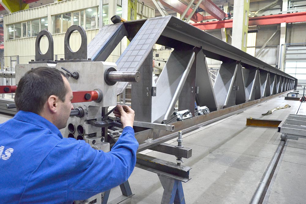 Production of overhead travelling cranes - Elmas Brașov